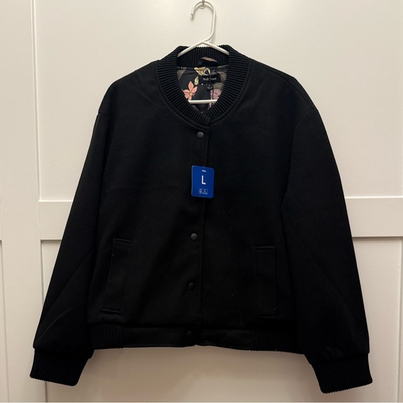 Well Worn Jackets & Blazers - NWT “Well Worn” brand Women’s Black Bomber Jacket Floral Lining Snap Front Large
